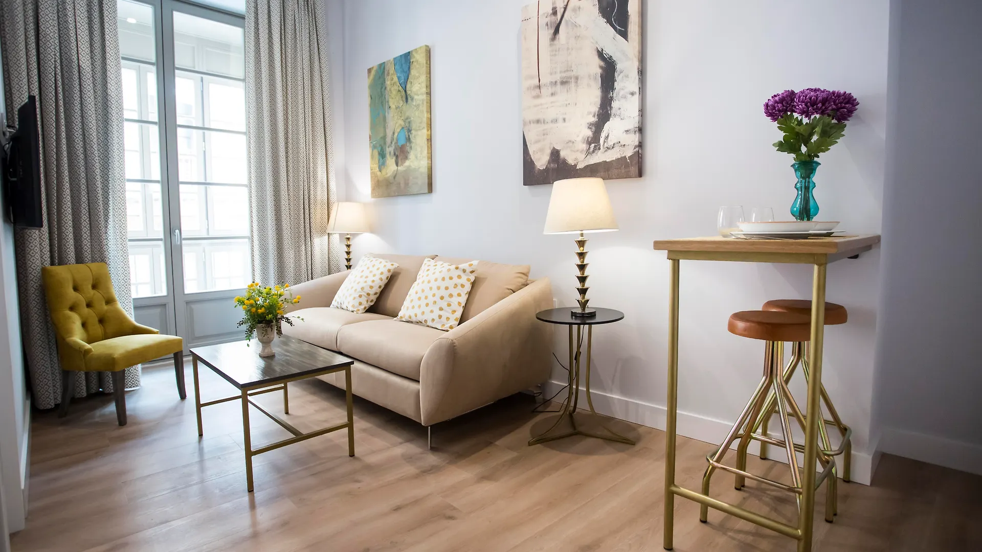 Daire Casa De La Merced Suites Málaga