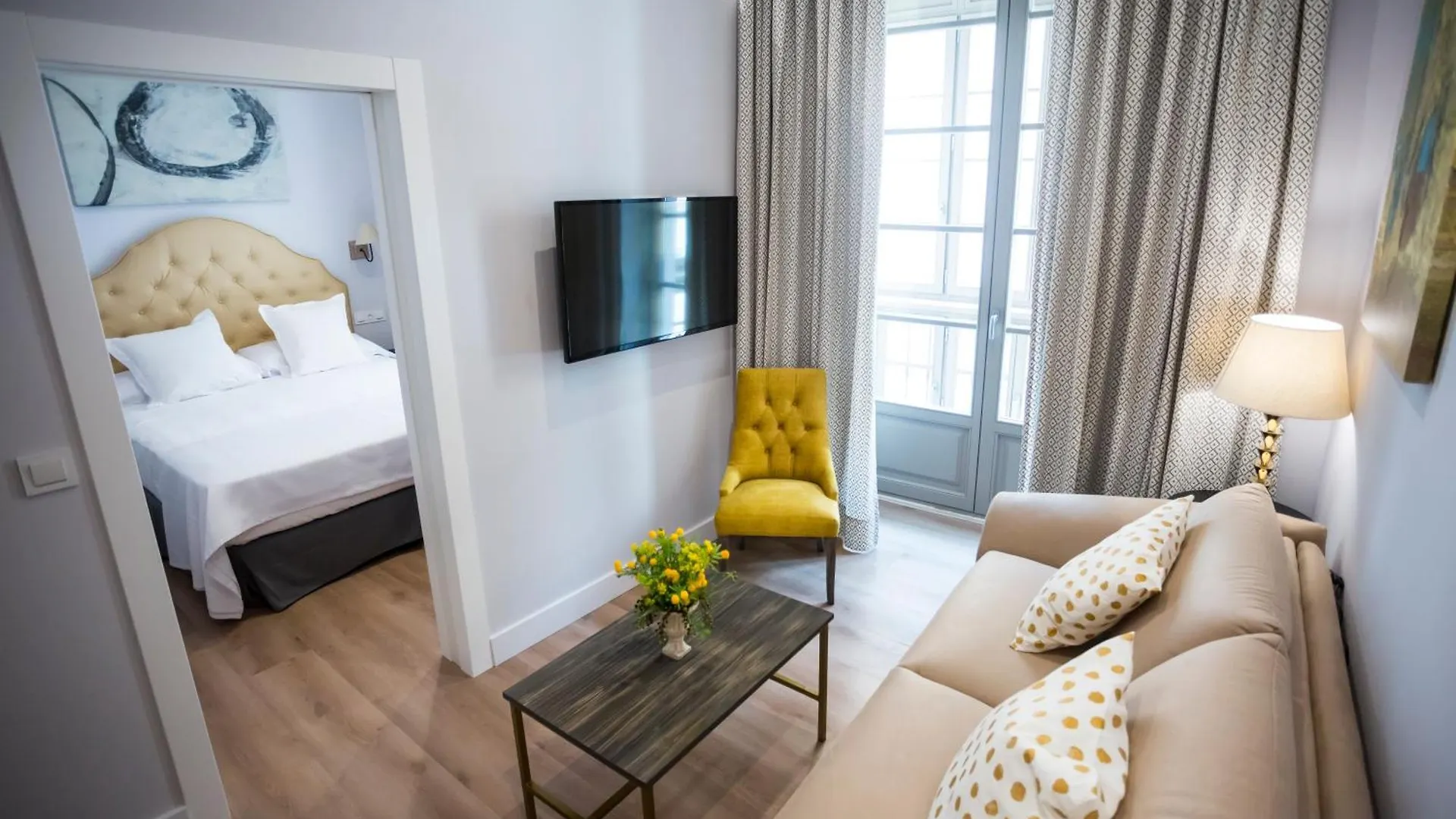 Daire Casa De La Merced Suites Málaga
