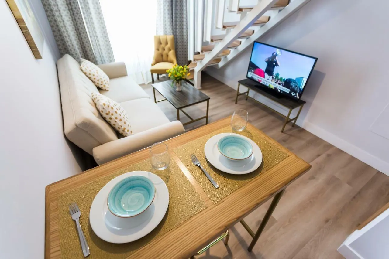 Daire Casa De La Merced Suites Málaga